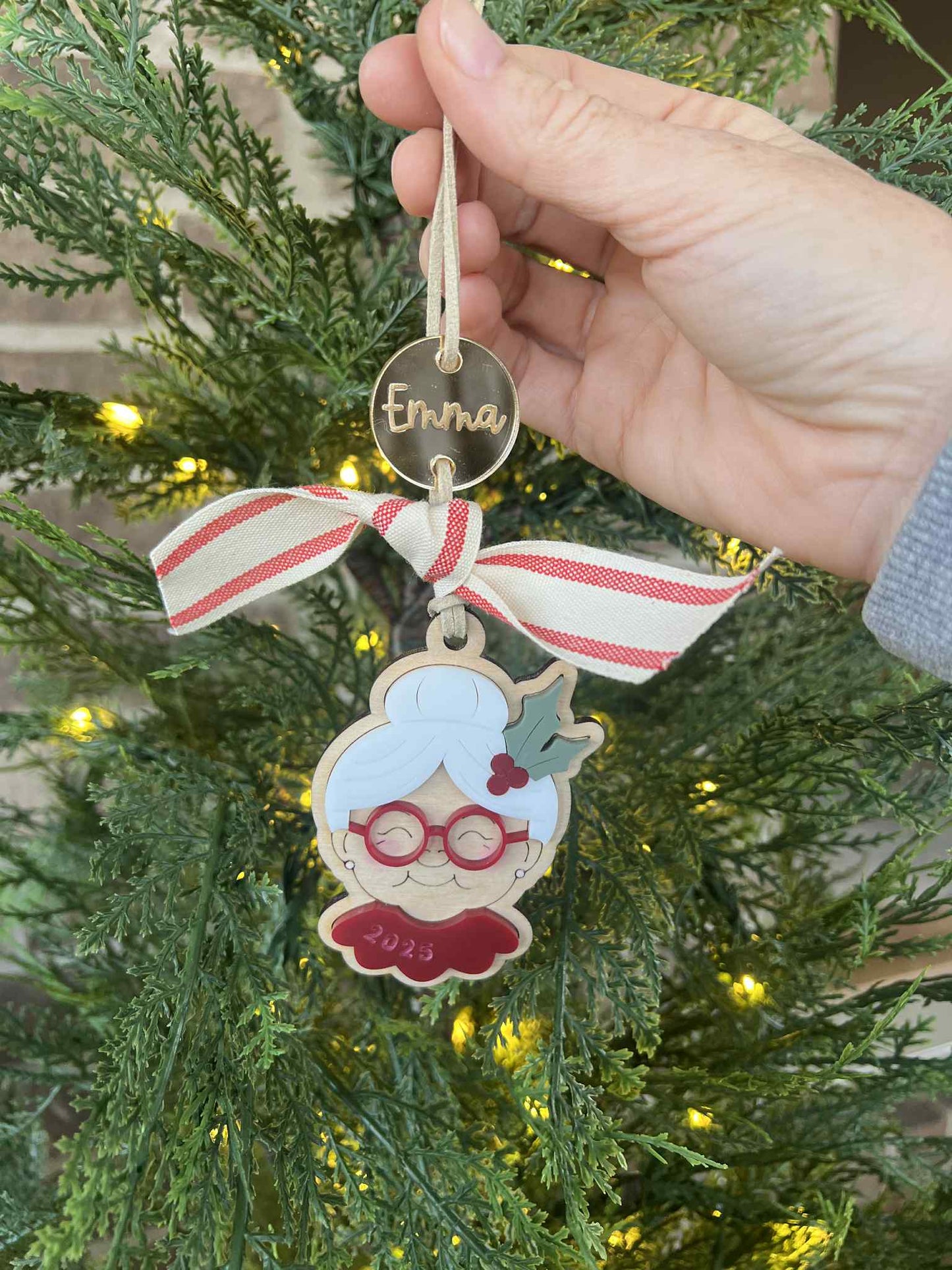 Personalized Santa Claus and Mrs. Claus Ornament